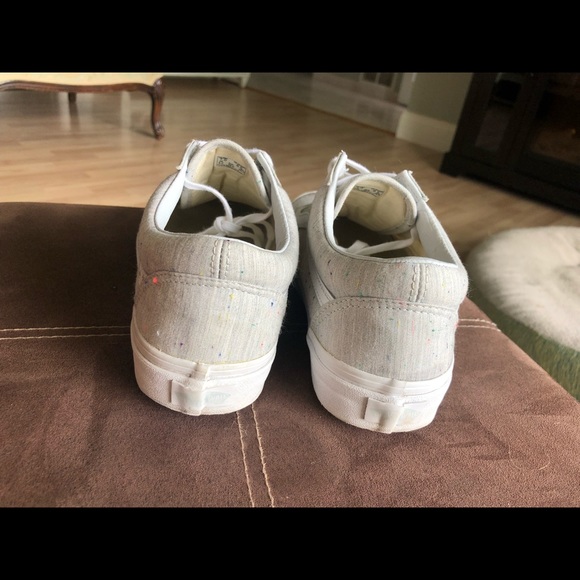 Vans - Picture 4 of 5